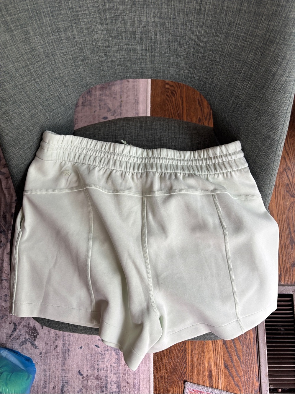 Lululemon softstreme set high rise 4” shorts and cropped sweatshirt kohlrabi 10 - Picture 15 of 16